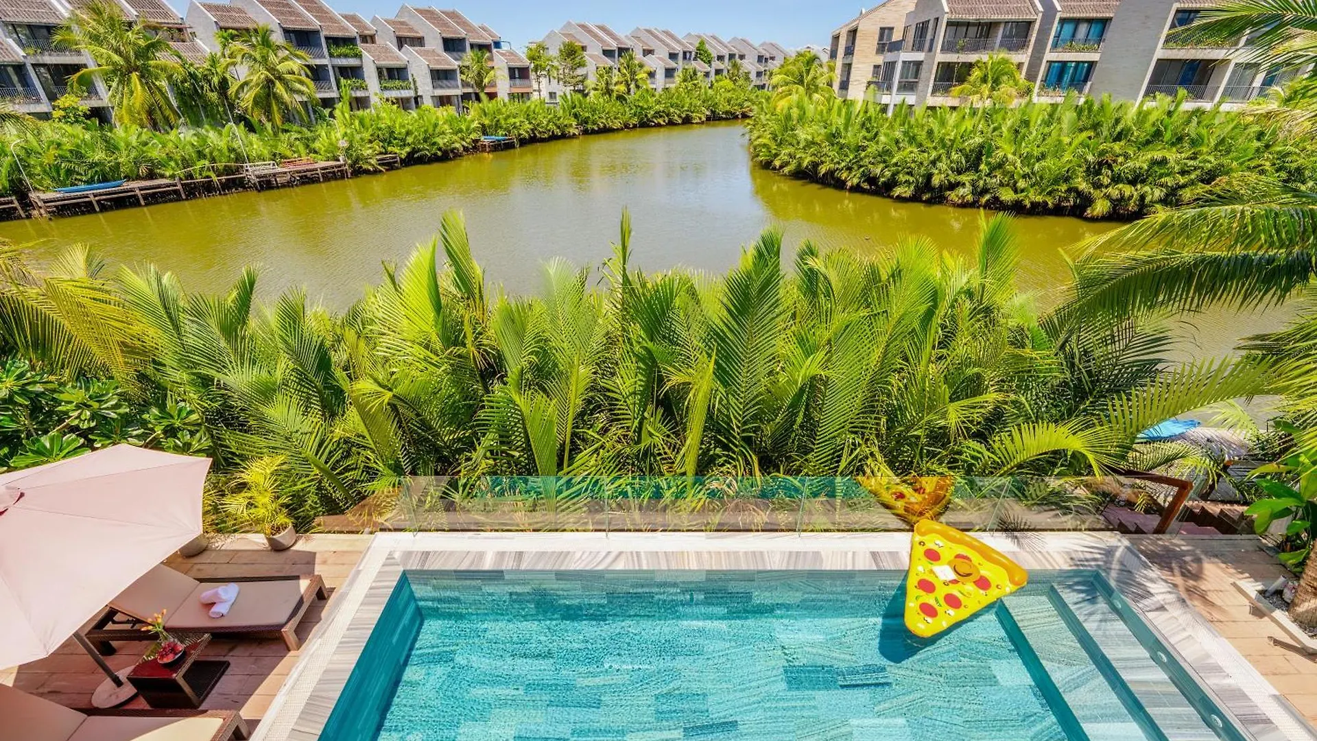 Bt208 Riverside Villa With Private Pool 호이안