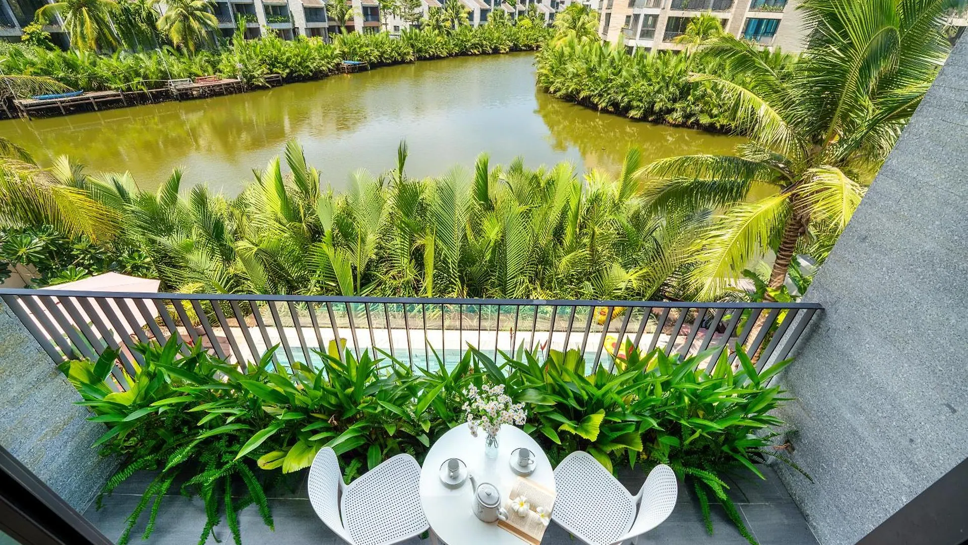 Bt208 Riverside Villa With Private Pool 호이안