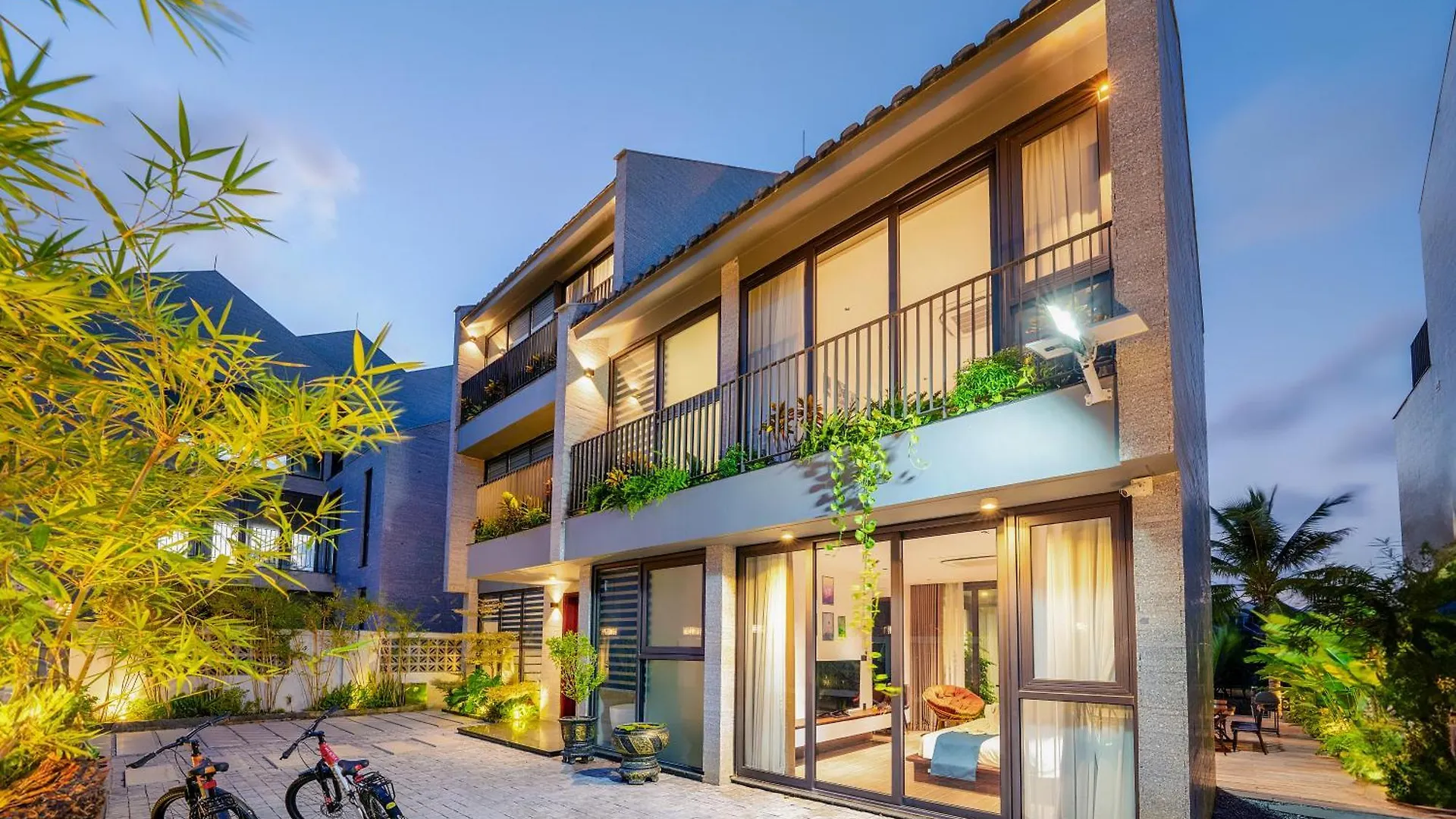 Bt208 Riverside Villa With Private Pool 호이안