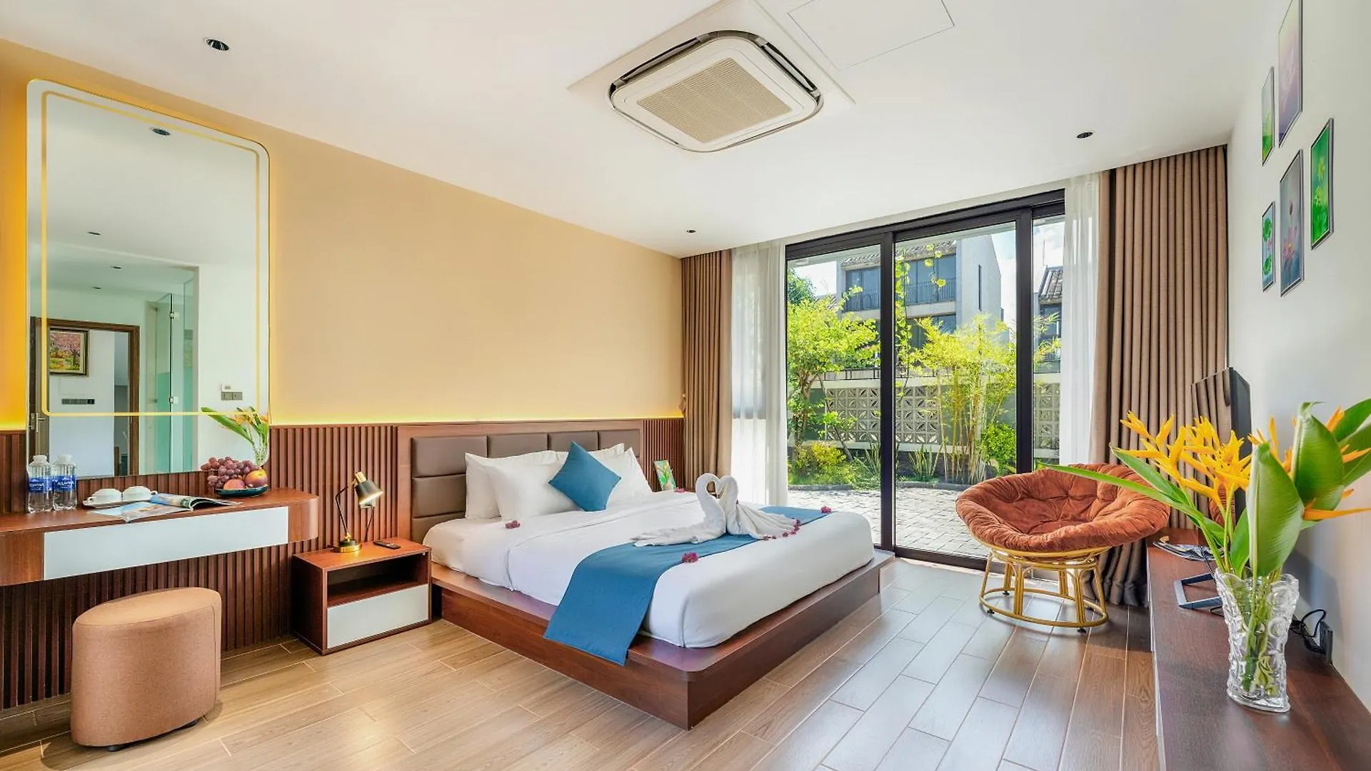 Bt208 Riverside Villa With Private Pool 호이안